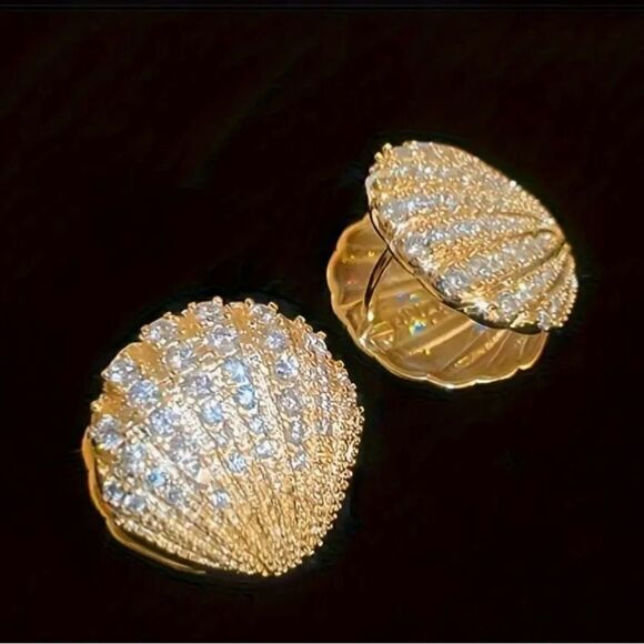 💛 Stunning & New Swarovski crystal embellished gold tone seashell earrings 💛 - Picture 2 of 6